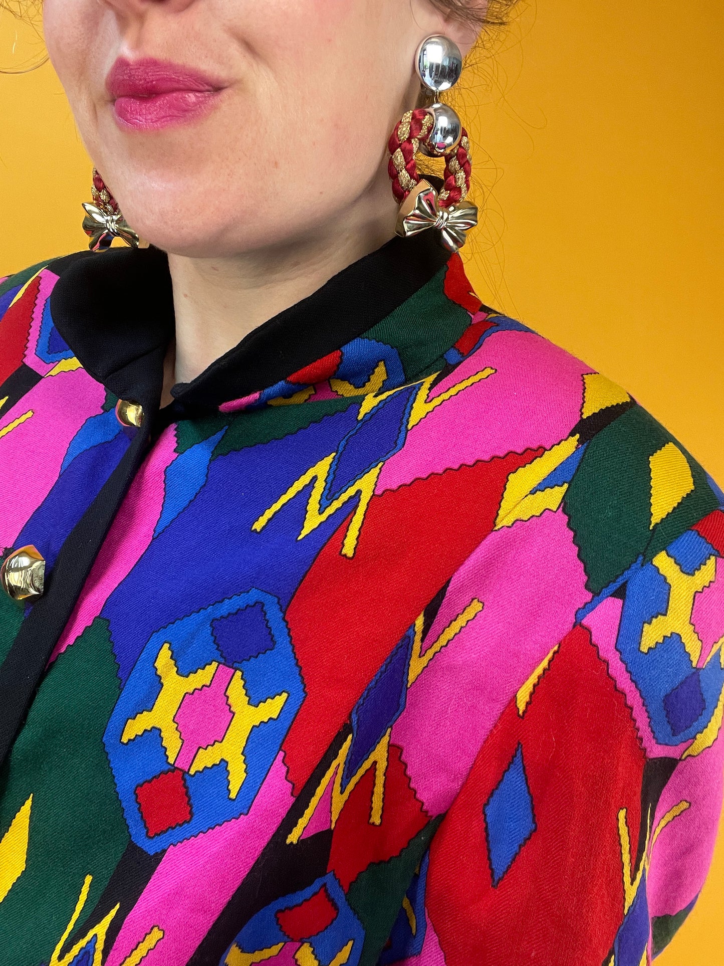 Superfunky Wollblazerjacke mit poppigem Geomuster