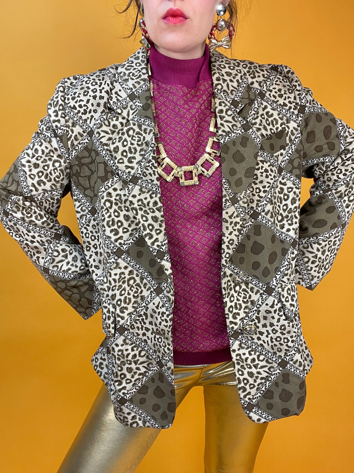 Glitzernd bedruckter Blazer mit ultracoolem Animalprint Patchwork