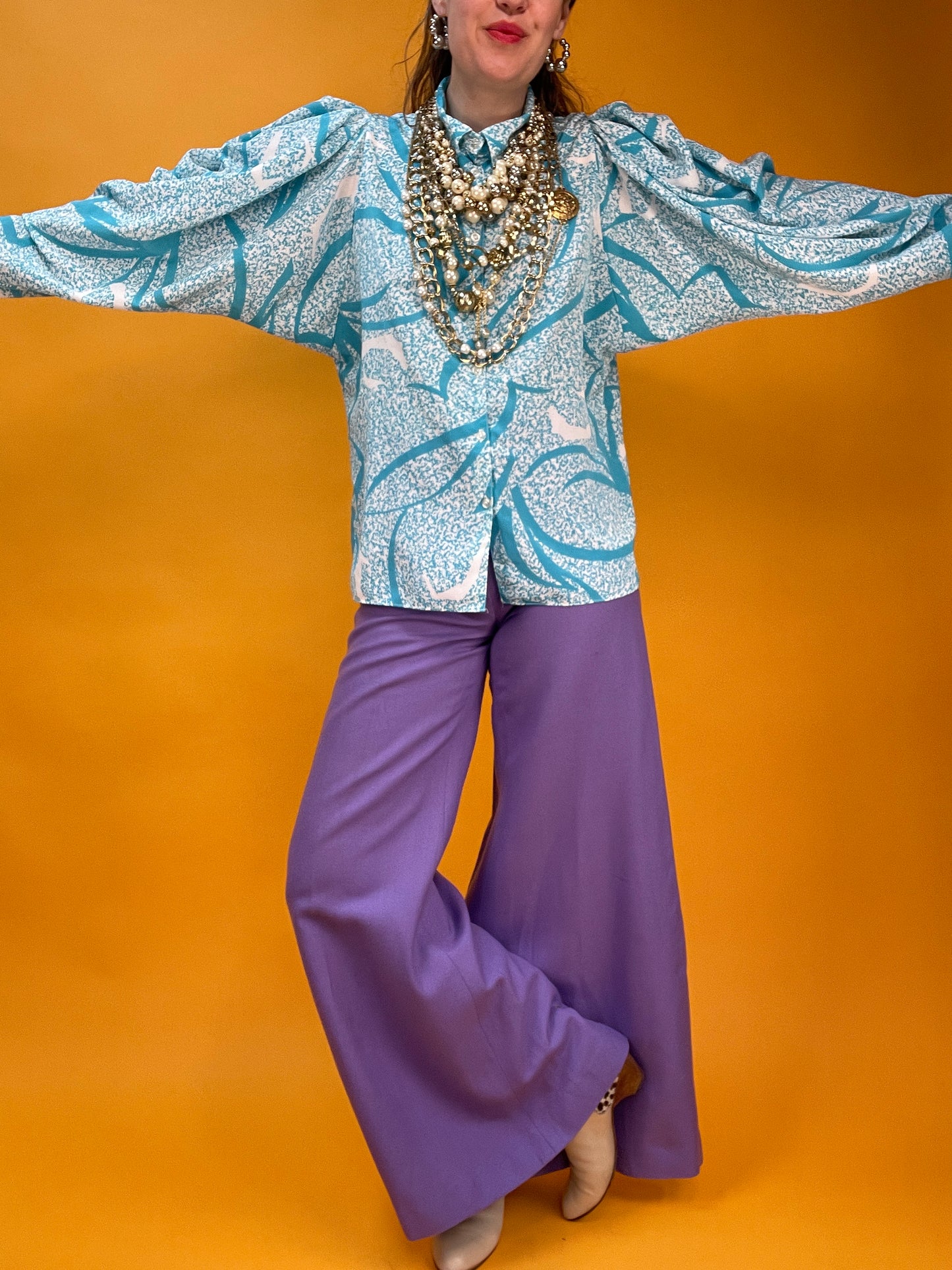 80s Powerbluse mit extraweiten Faltenärmeln
