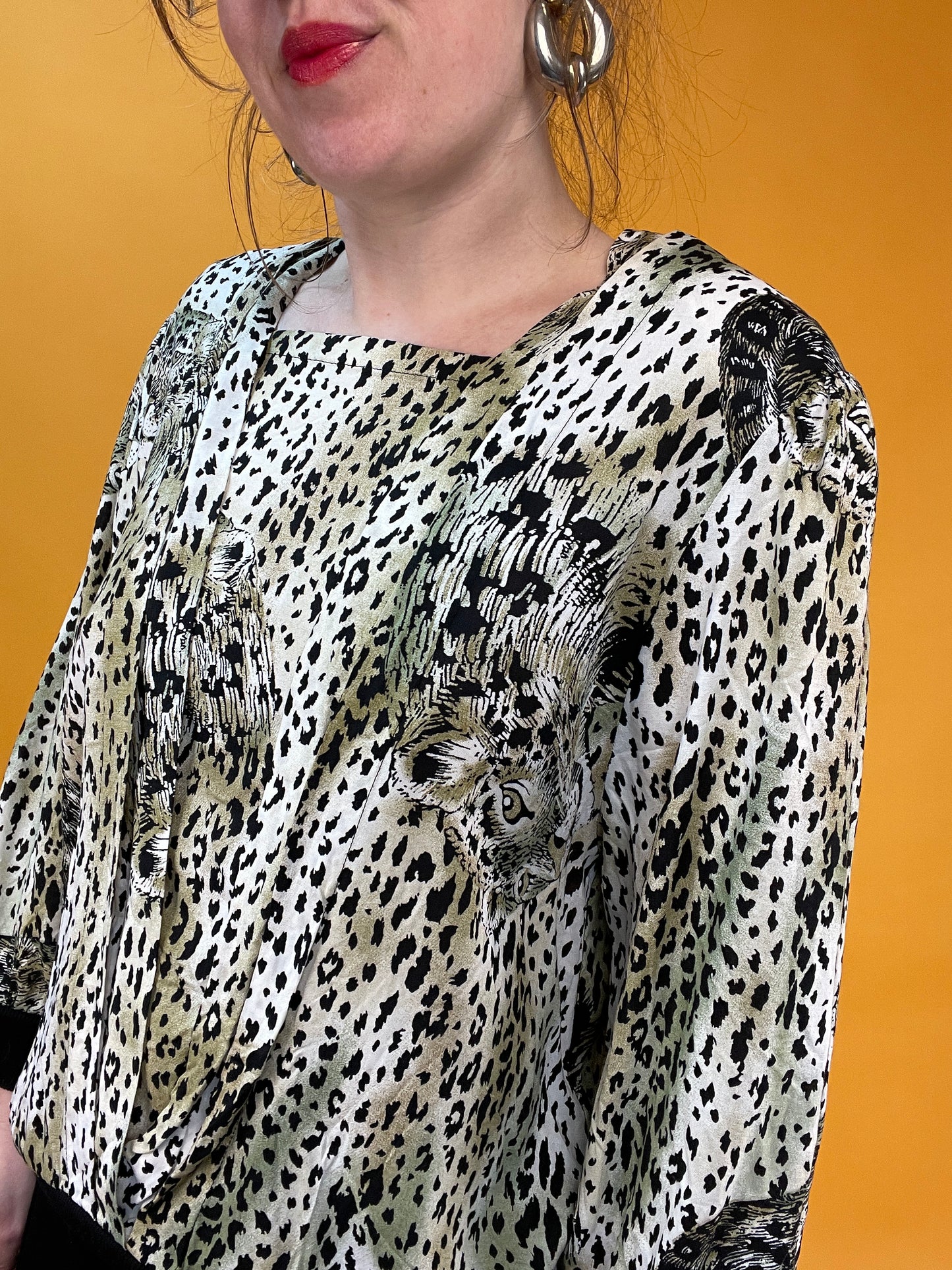 Animalprint Blusenshirt mit lässigen Rippbündchen
