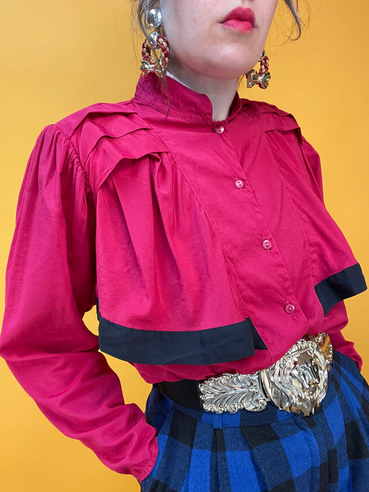 Süße 80s Bluse mit angesetzten Cape-Volants in Knallpink