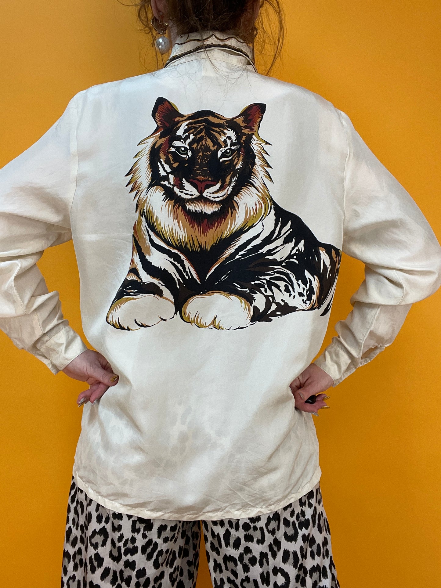 Exklusive Seidenbluse von Apart mit XXL Tiger