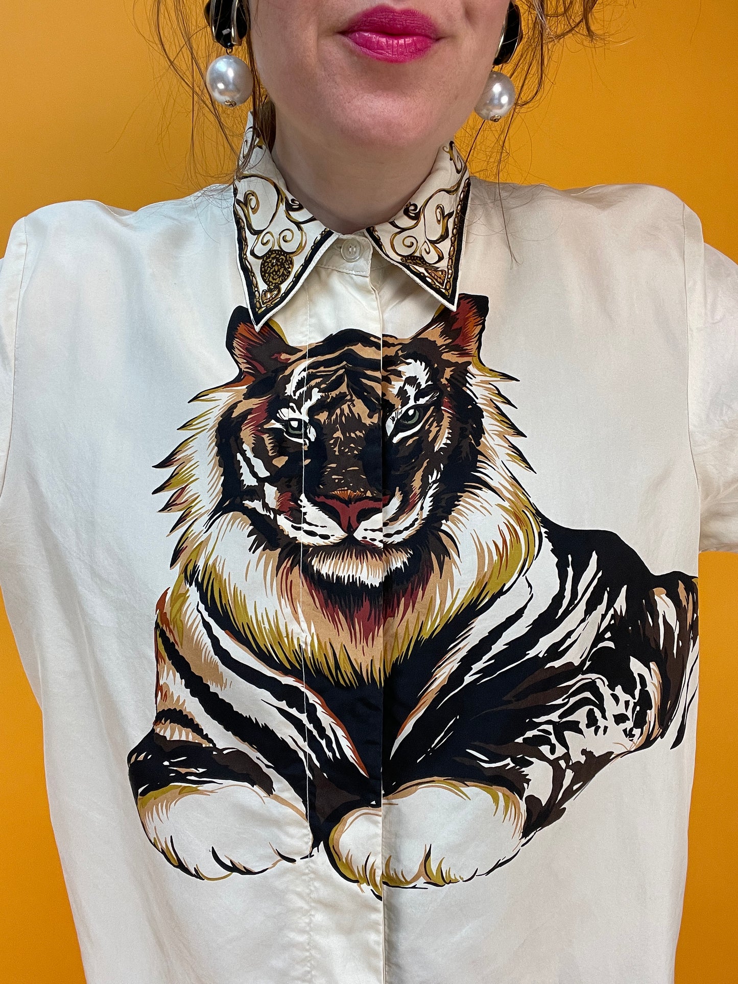 Exklusive Seidenbluse von Apart mit XXL Tiger