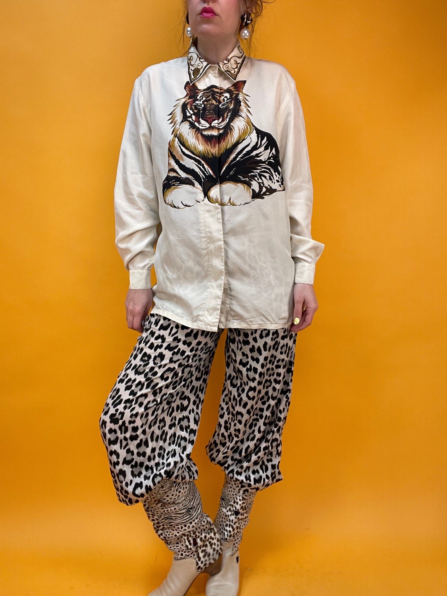 Exklusive Seidenbluse von Apart mit XXL Tiger