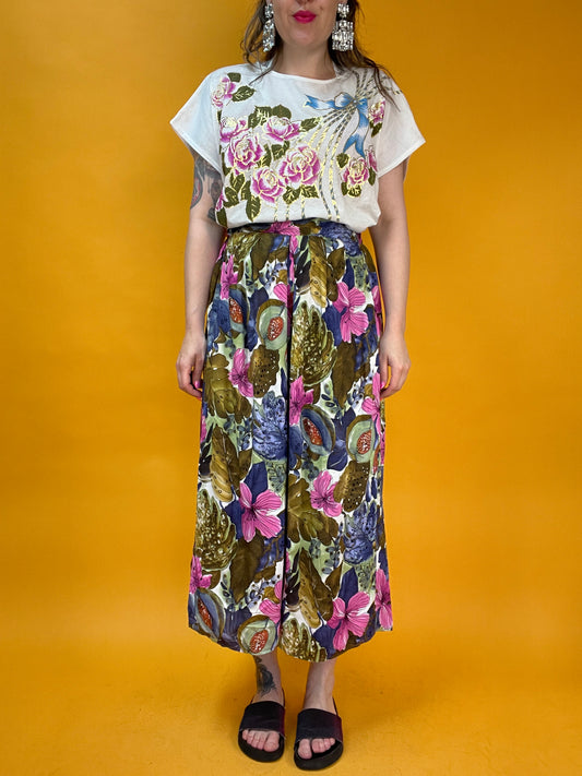 Sommerliche Culotte mit Hibiskus-Pfirsichprint