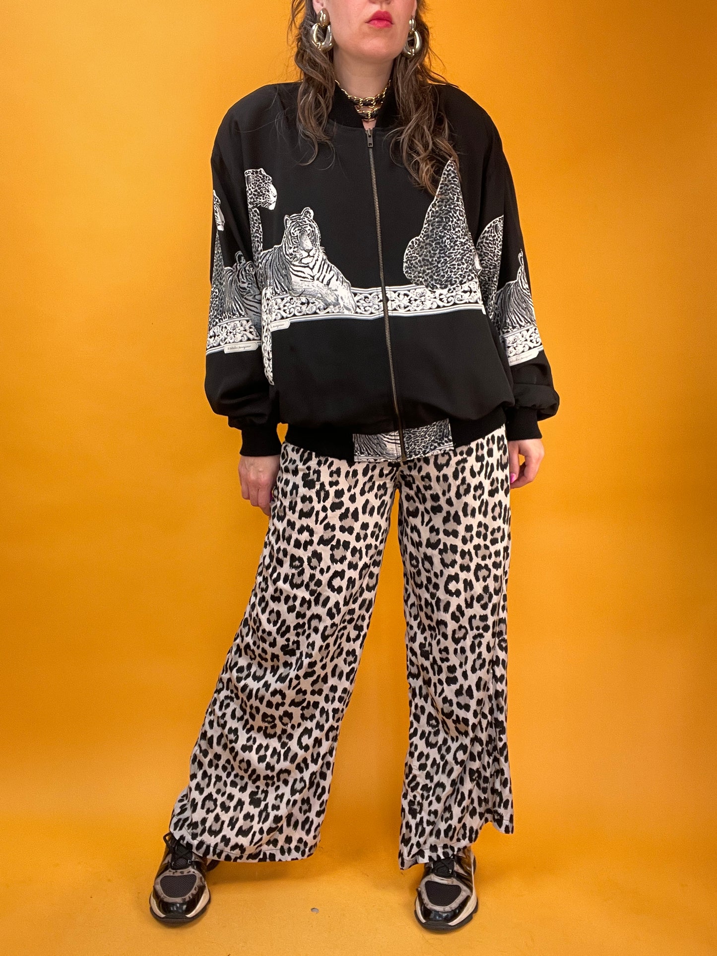 Dünner 80s Sommerblouson mit großen Tigern und Leoparden