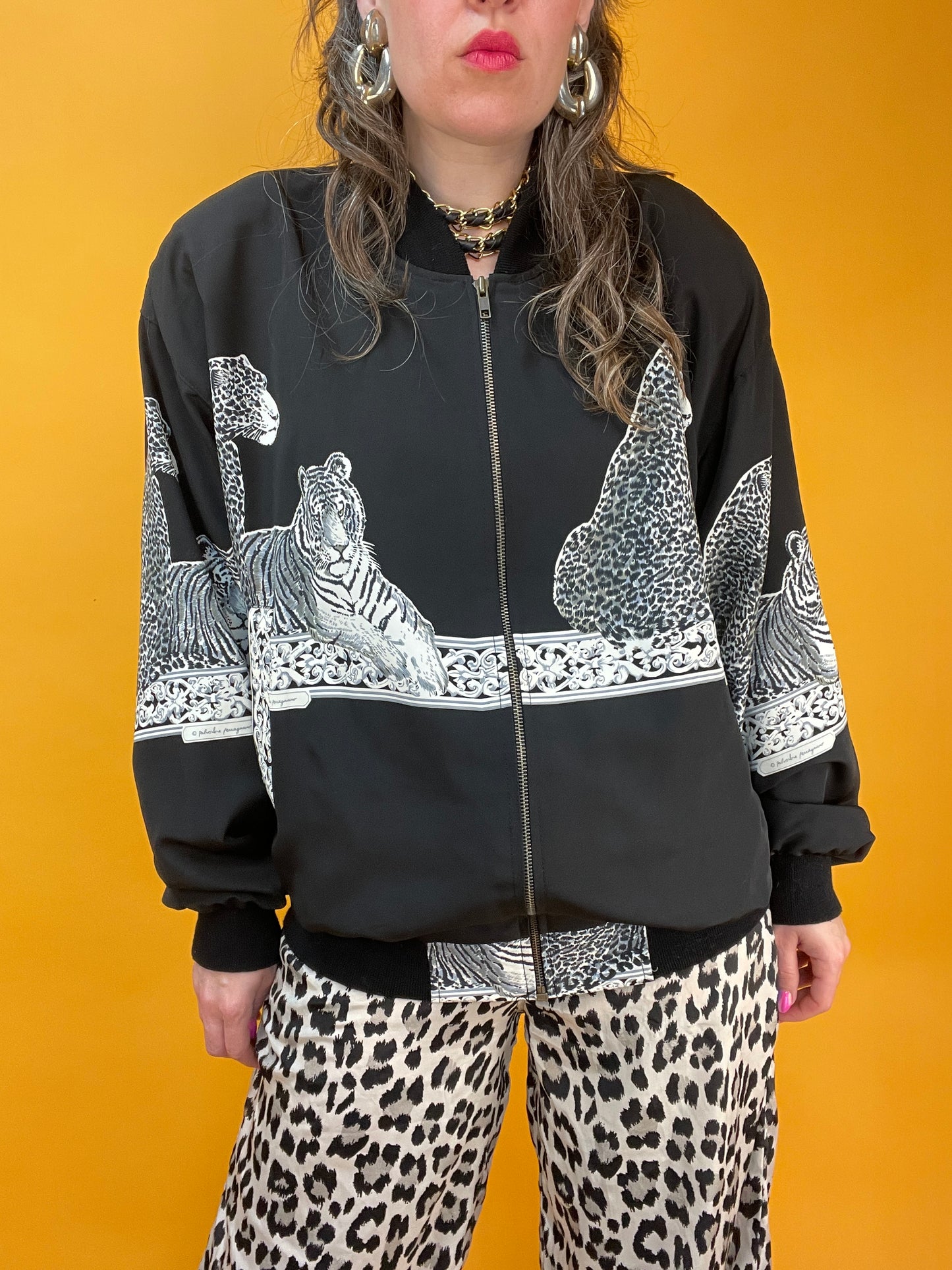Dünner 80s Sommerblouson mit großen Tigern und Leoparden