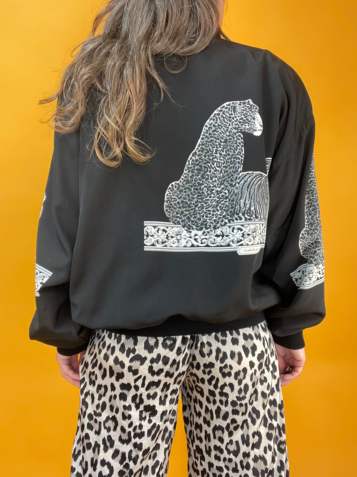Dünner 80s Sommerblouson mit großen Tigern und Leoparden