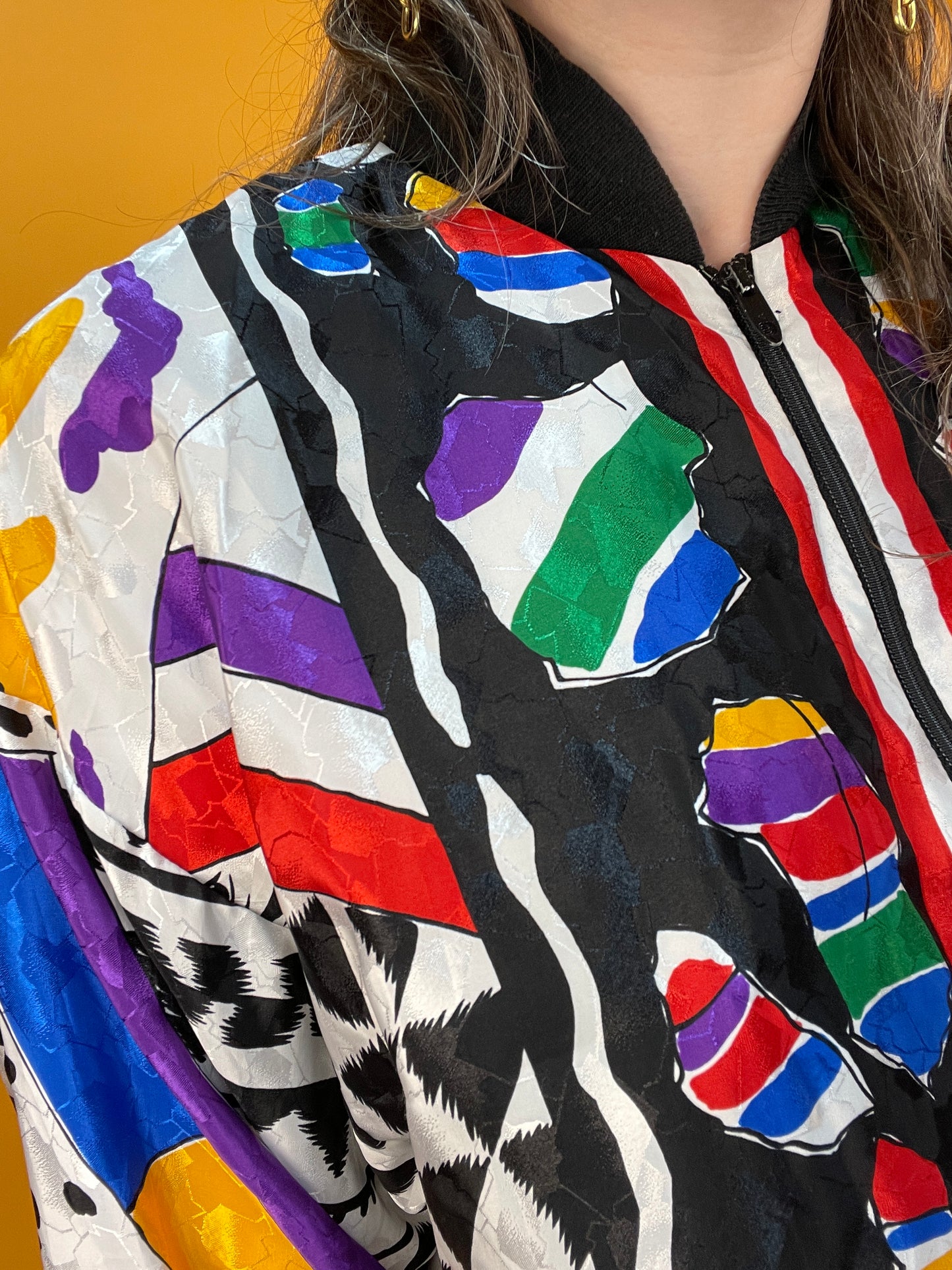 Megacoole Sommerblousonjacke mit maximalistischem 80s/90s Powerprint
