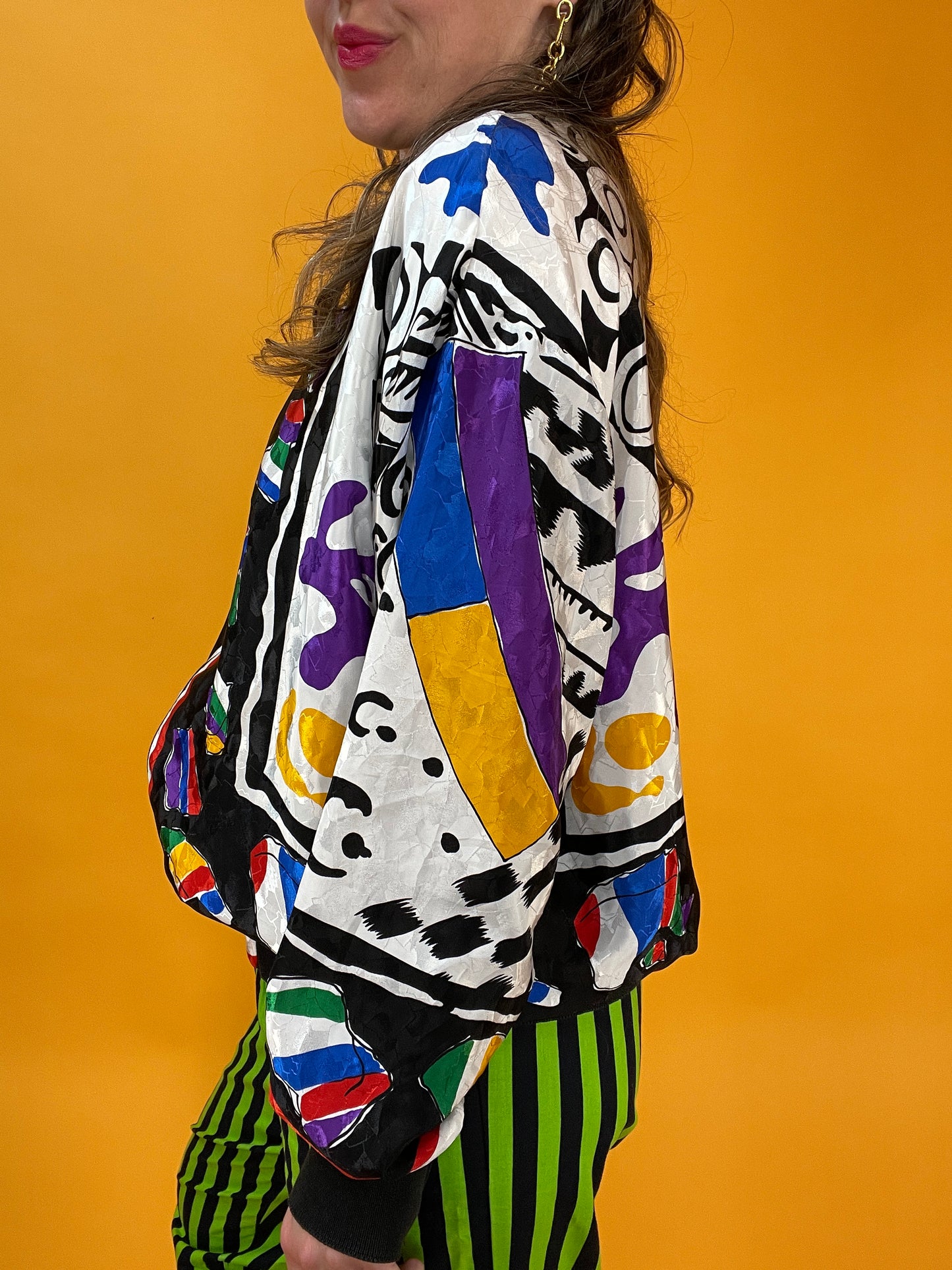 Megacoole Sommerblousonjacke mit maximalistischem 80s/90s Powerprint