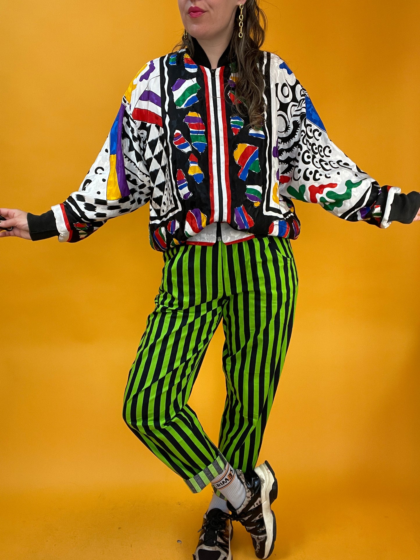 Megacoole Sommerblousonjacke mit maximalistischem 80s/90s Powerprint