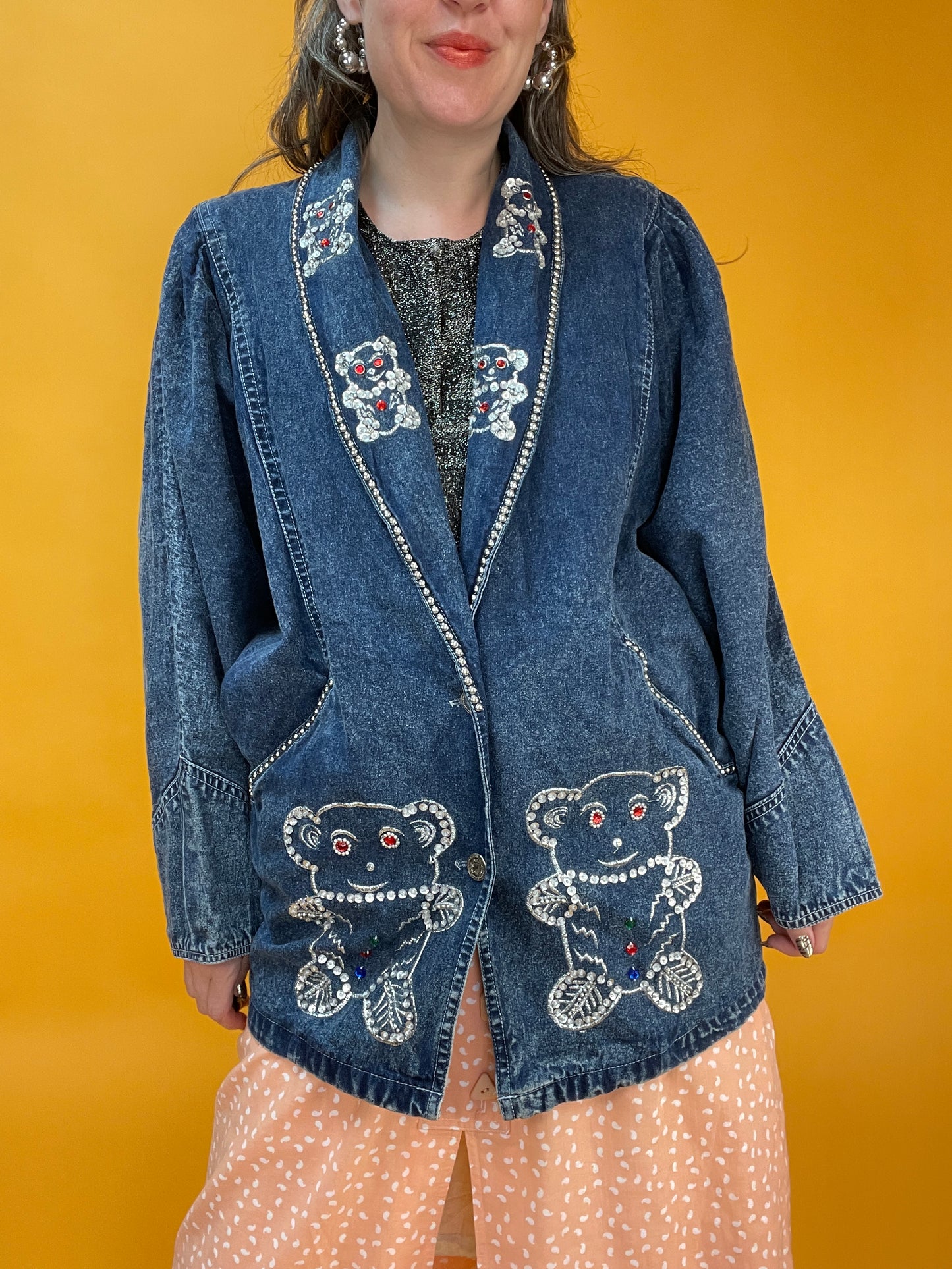 80s Denimjacke mit verrückter Bärchen-Bestickung aus Pailletten