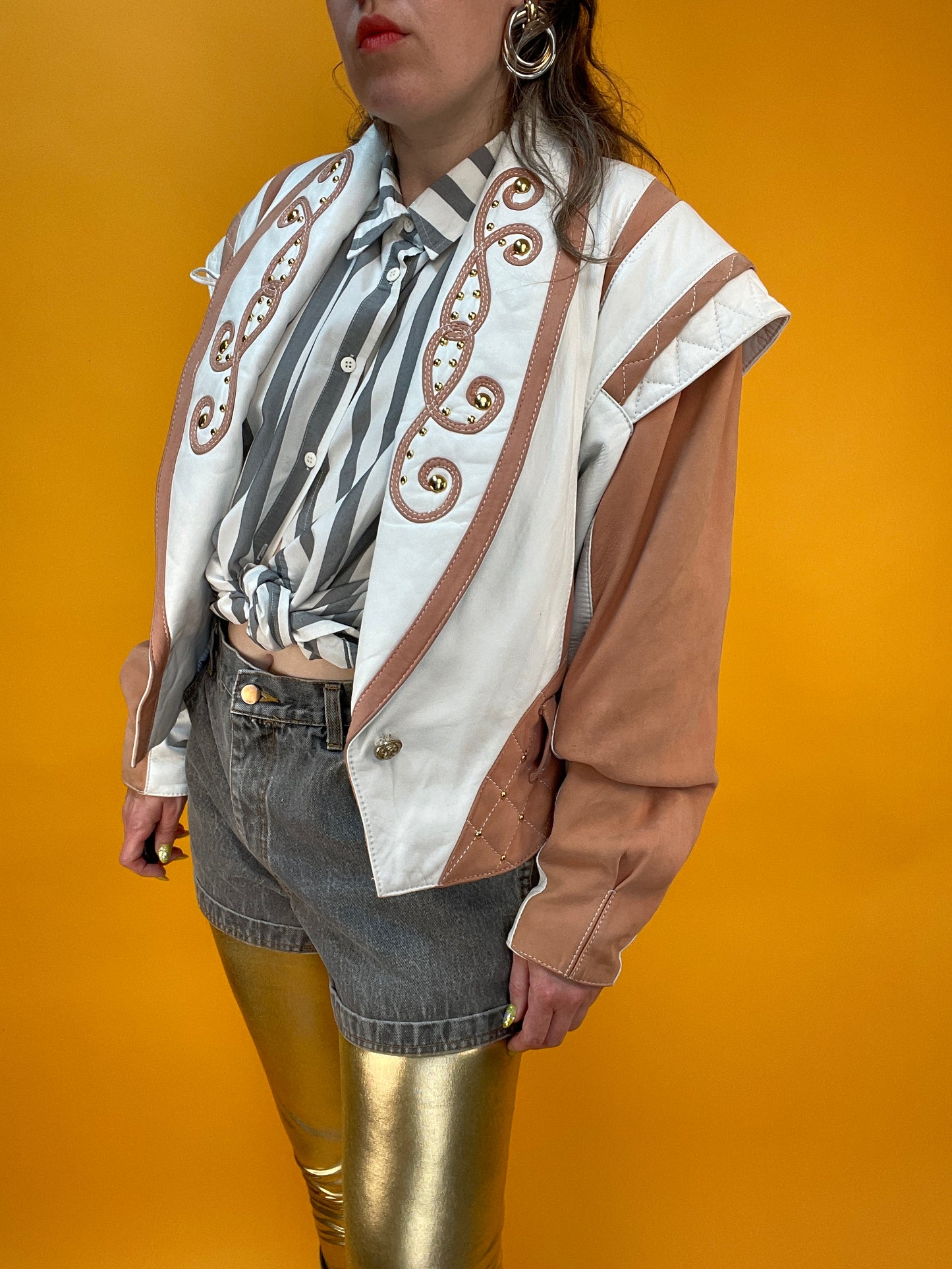 Roséfarbene 80s Patchwork-Lederjacke im edgy Bikerstil