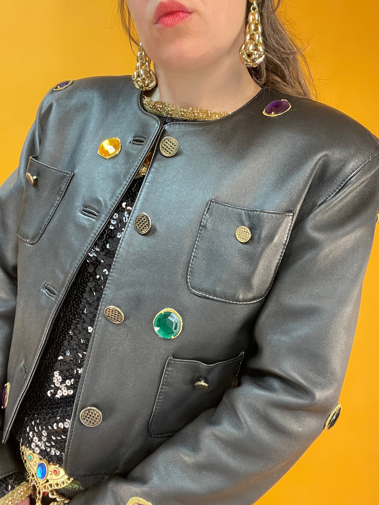 90s Lederjacke mit fettem Juwelenbesatz
