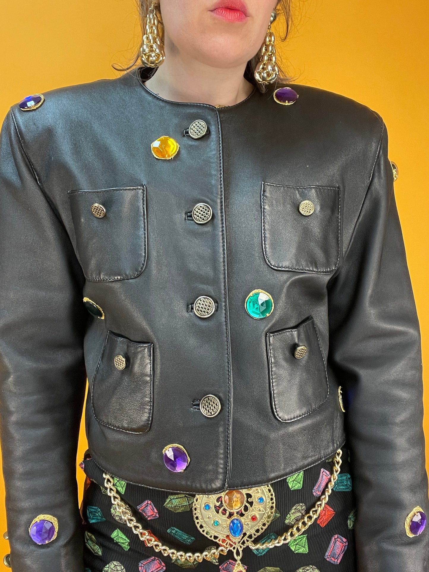 90s Lederjacke mit fettem Juwelenbesatz