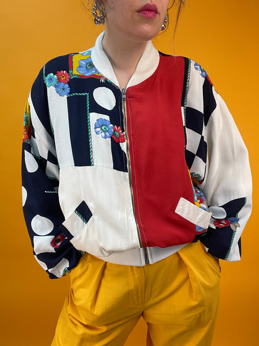 Supergemütliche Sommerbomberjacke mit maritimen Blumenprint