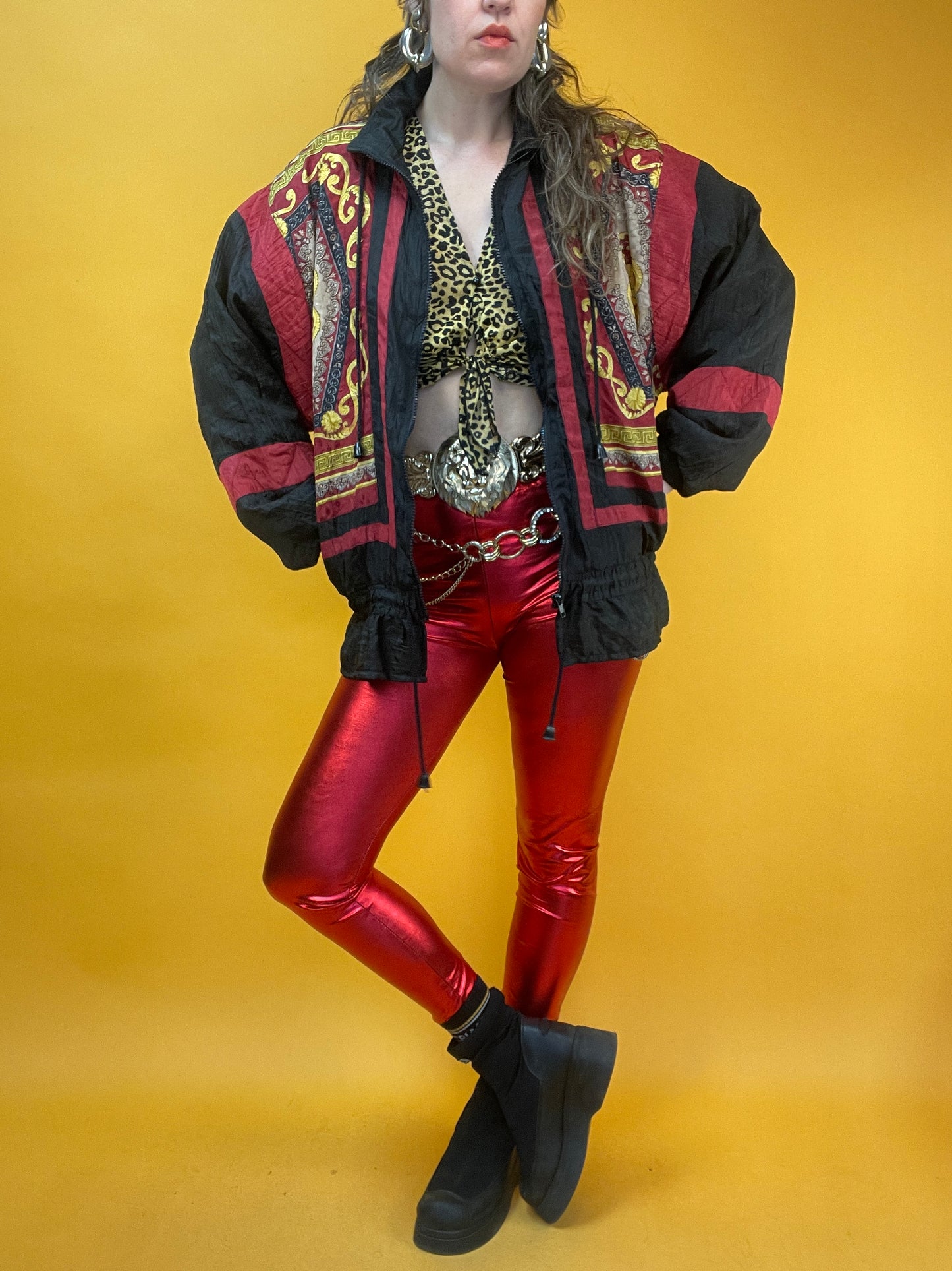 80s Trainingsjacke mit opulentem Barockprint und kleinem Schößchen