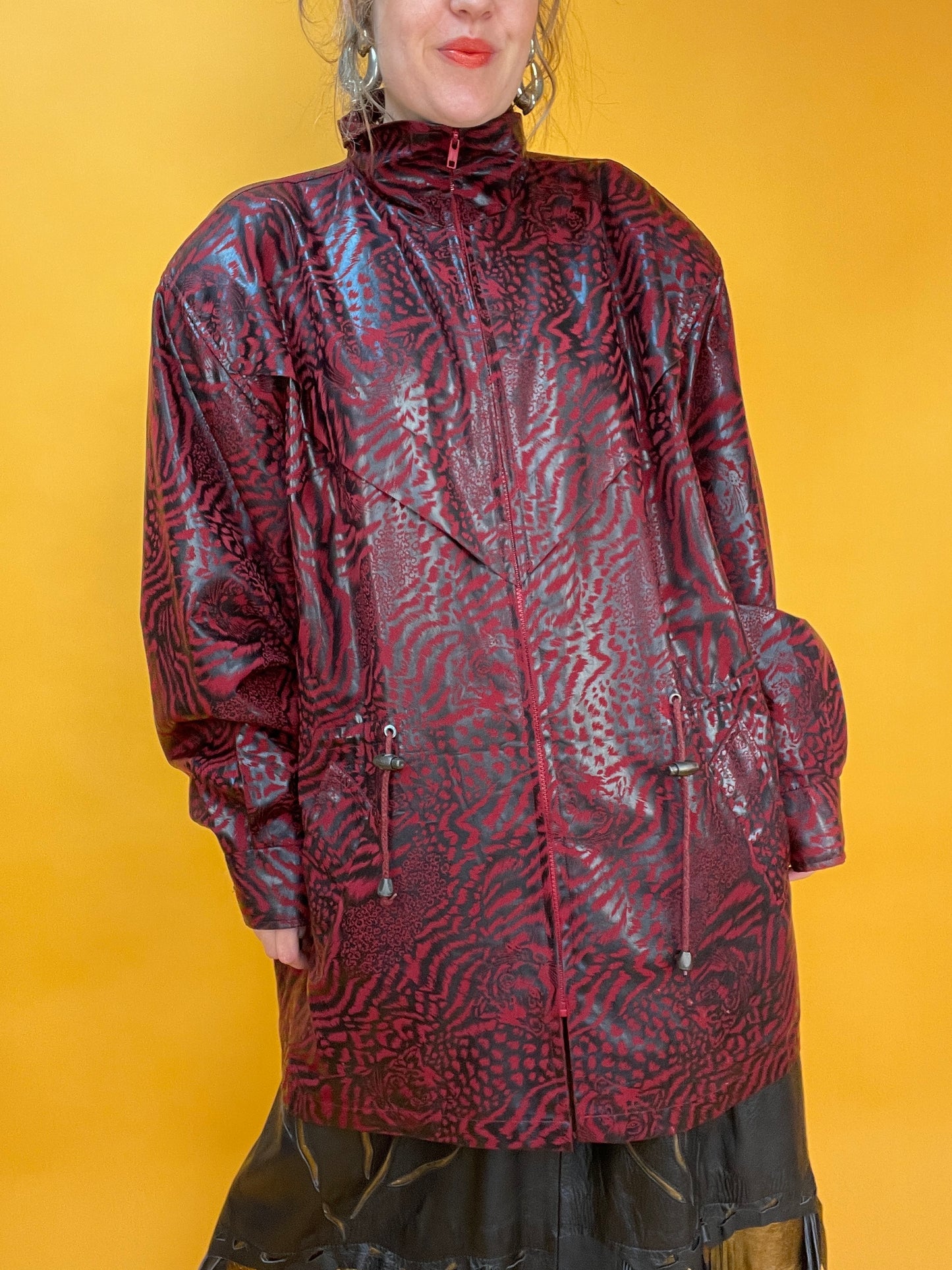 Dünne 80s/90s Übergangsjacke mit Wetlook-Animalprint