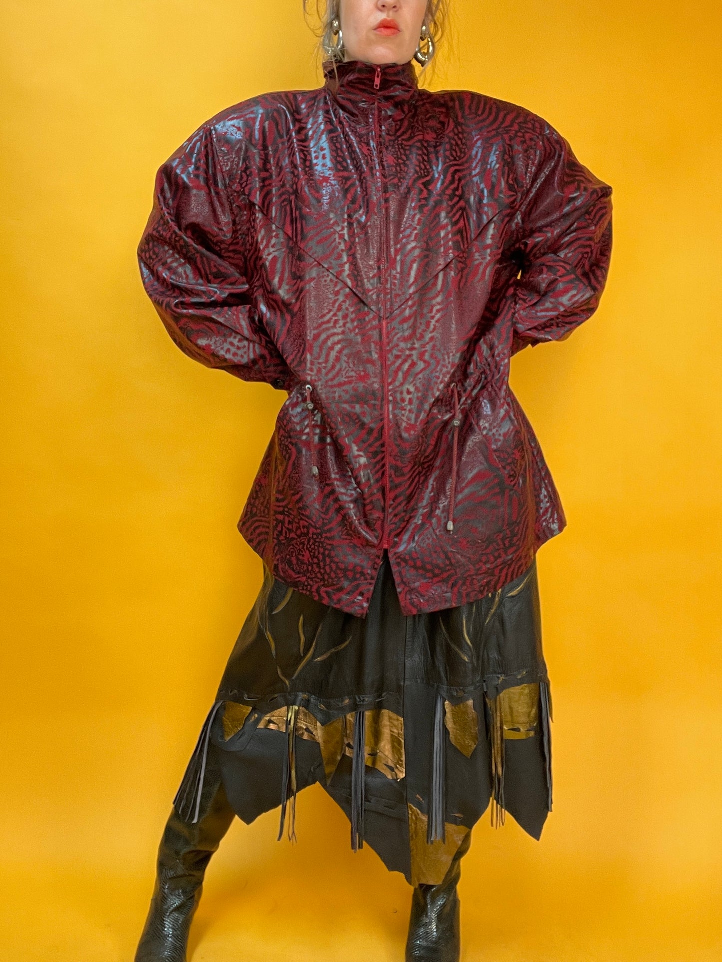 Dünne 80s/90s Übergangsjacke mit Wetlook-Animalprint