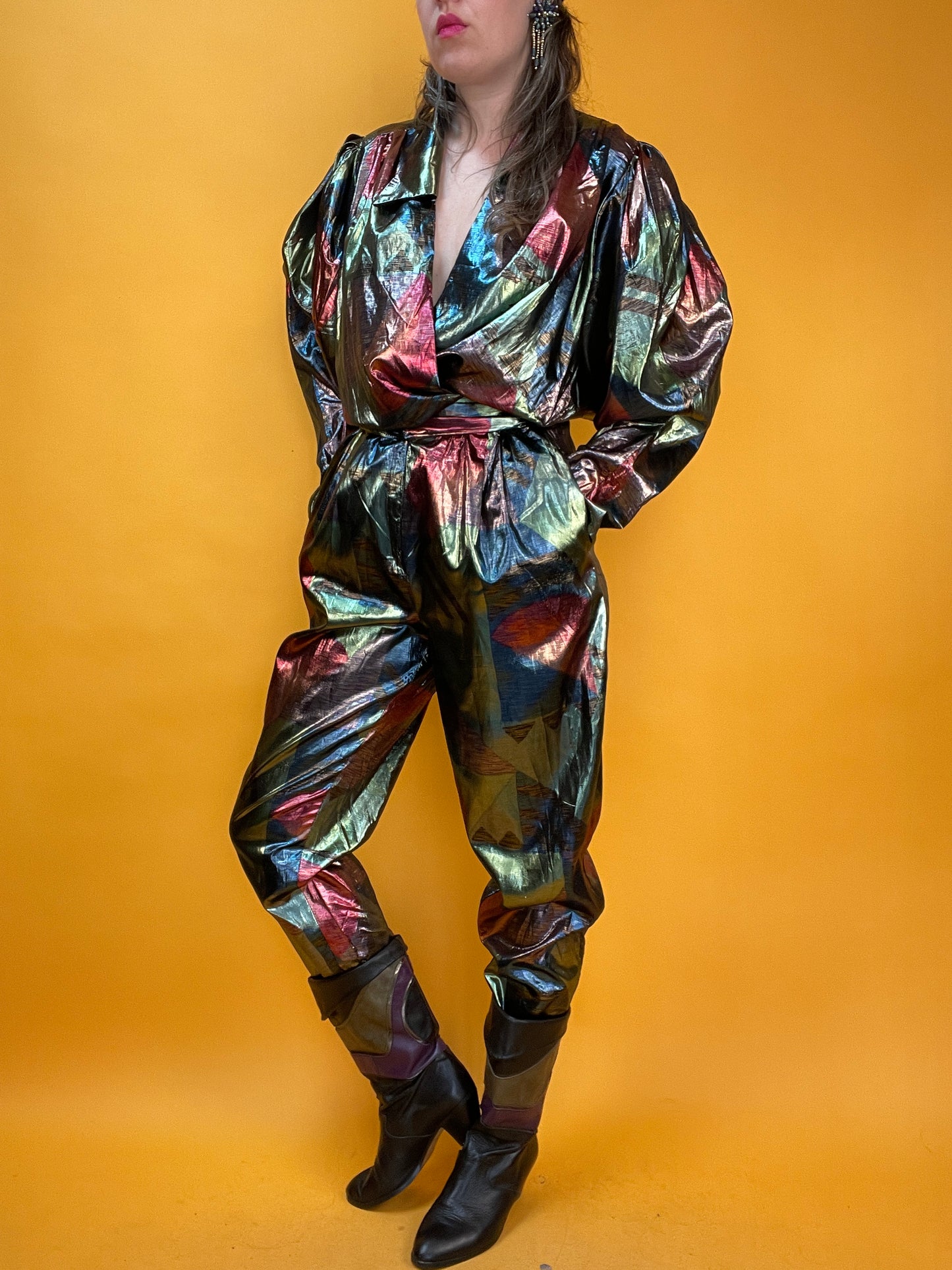 Glänzender Showstopper 80s Metallic-Jumpsuit aus gemustertem Lamé