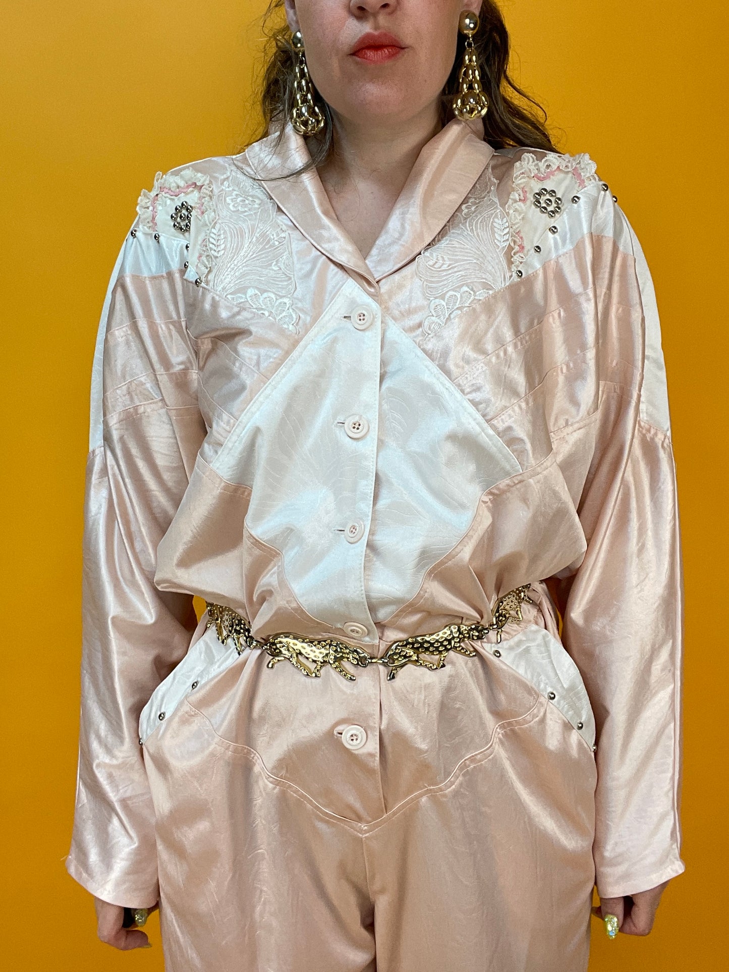 Pastellrosaner 80s Barbie-Core Jumpsuit mit opulentem Dekor