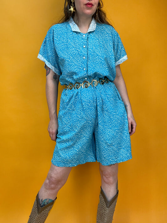 Aquatürkiser Playsuit mit filigranem Streublumenmuster