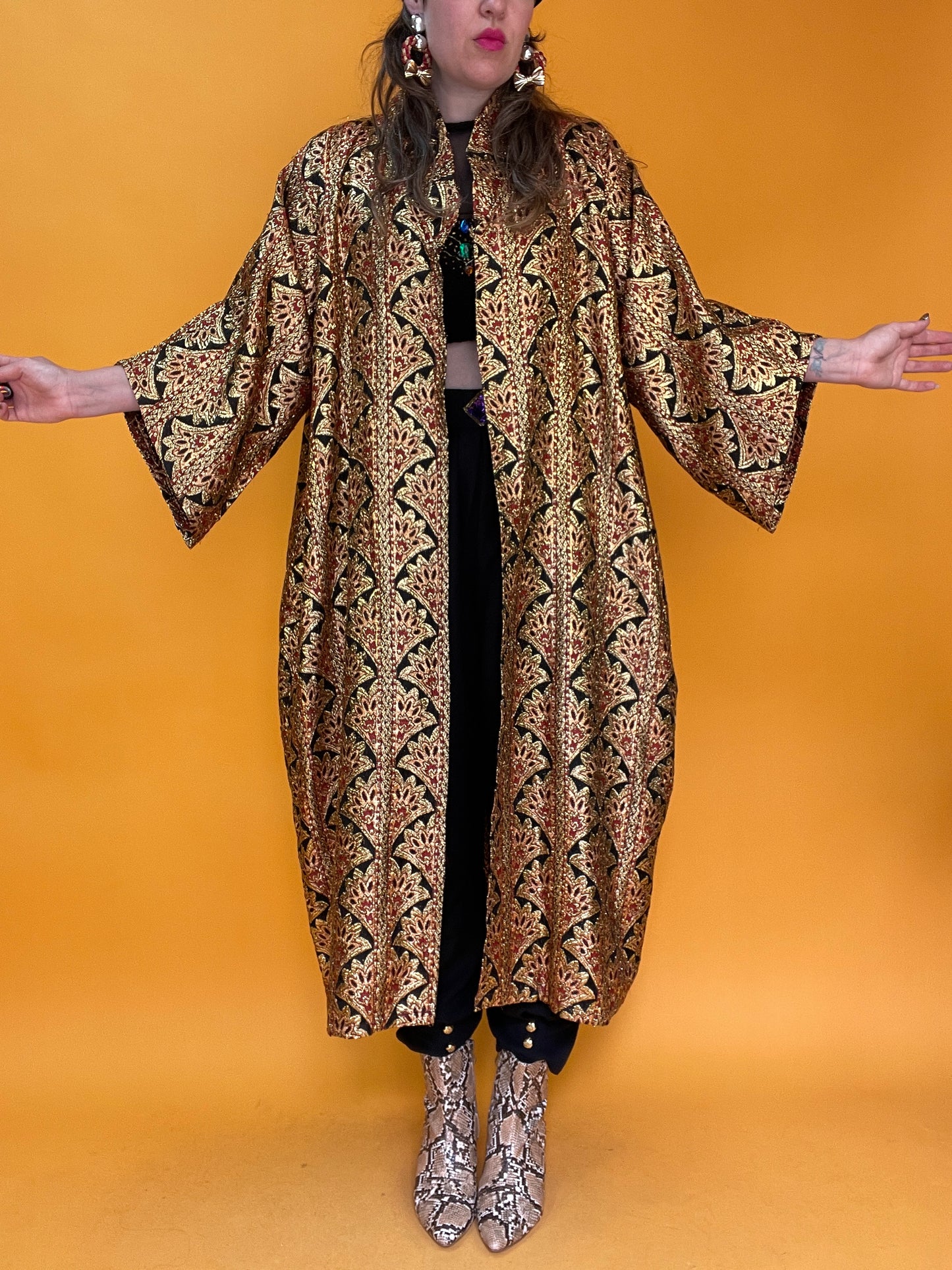 Famoser langer Kimono aus schimmerndem Lurex