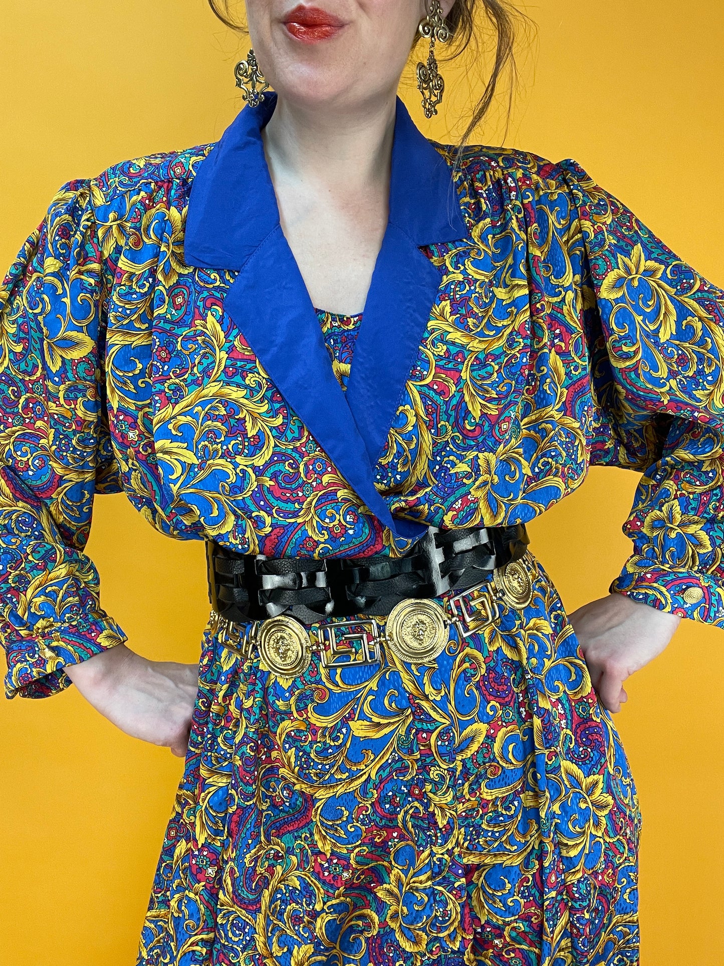 Buntes 80s/90s Blusenkleid mit schnörkeligem Paisleyprint