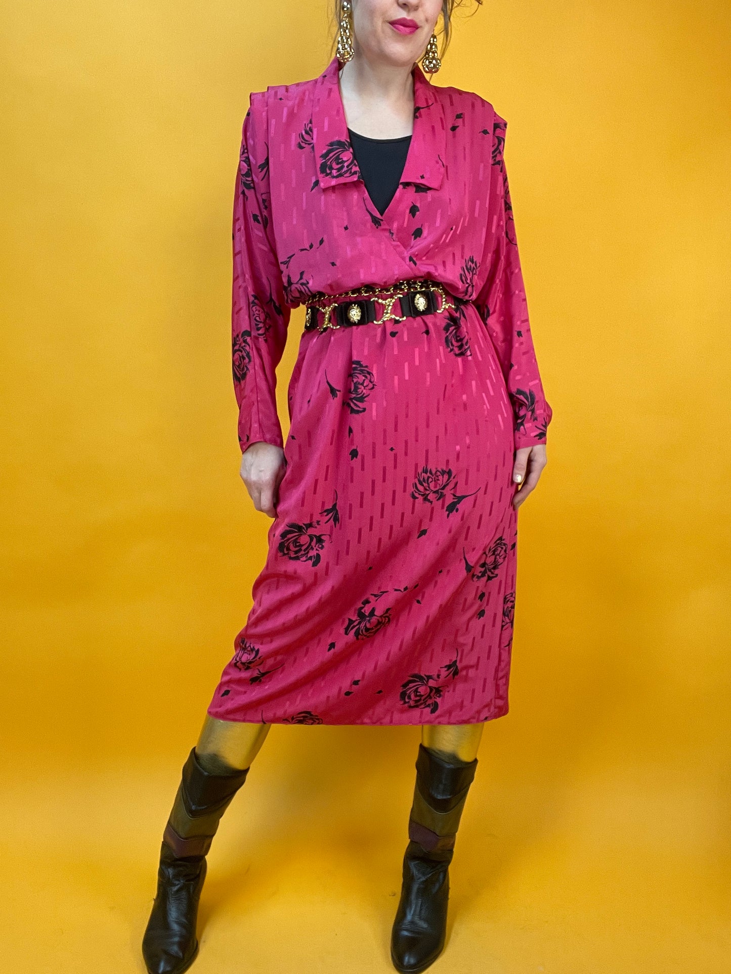 Knallpinkes 80s Blusenkleid mit schimmerndem Webmuster
