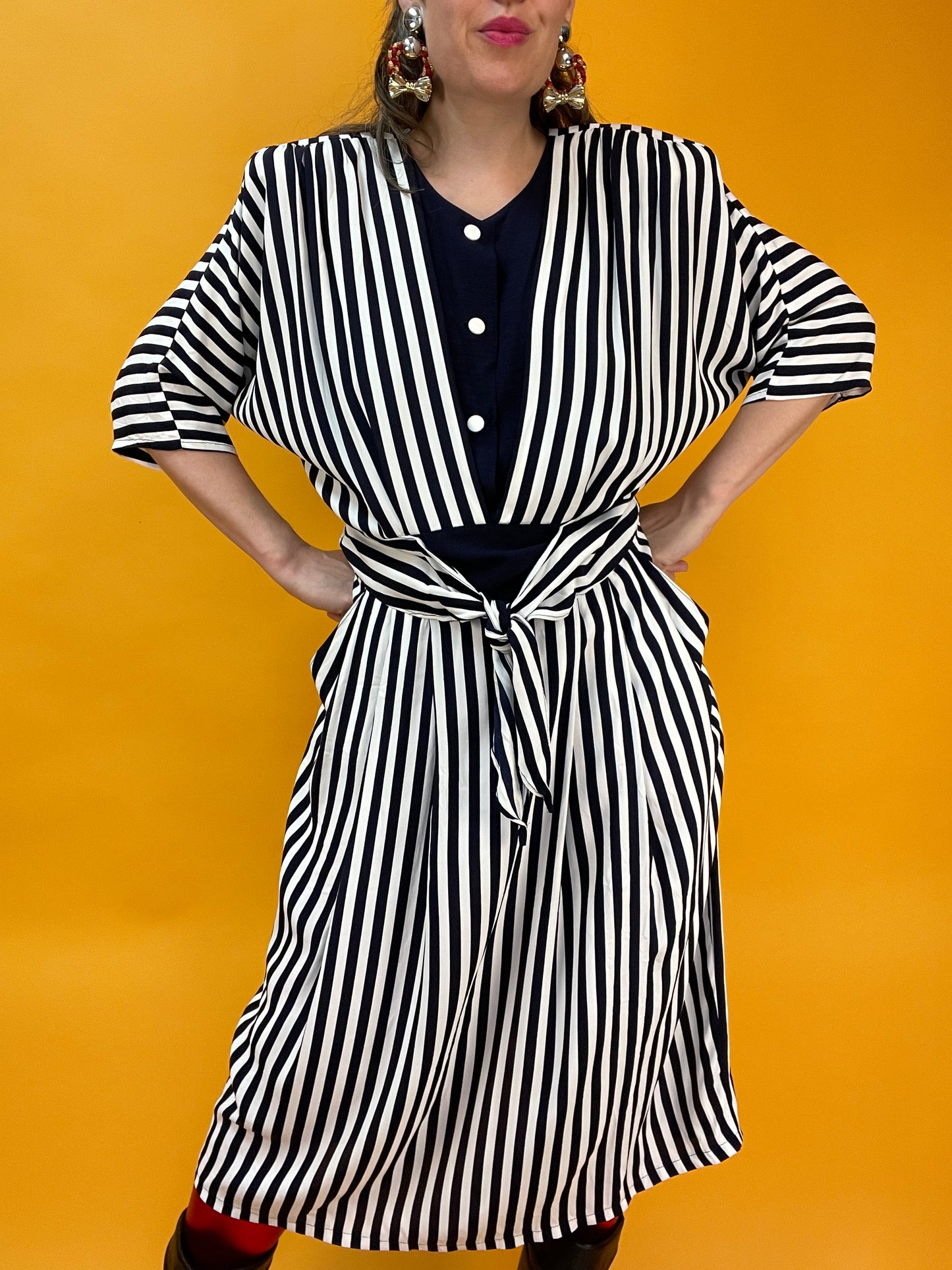 Elegantes 80s Sommerkleid im maritimen Streifenlook