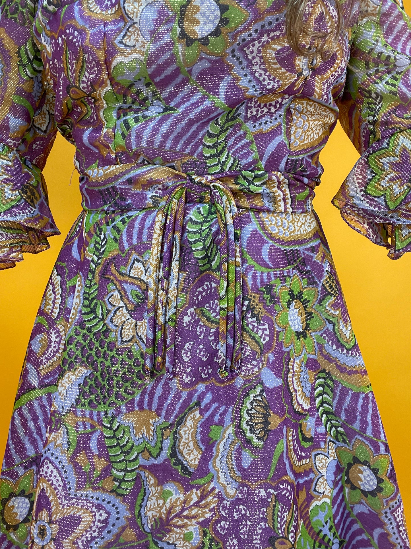 Entzückendes 60s Lurexkleid mit Rüschenärmeln