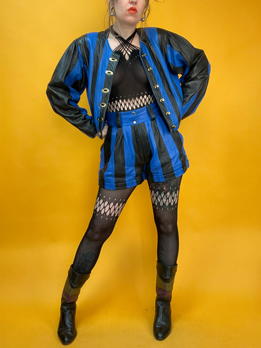 Showstopper 80s Leder Zweiteiler in schwarz-blauem Streifenpatchwork