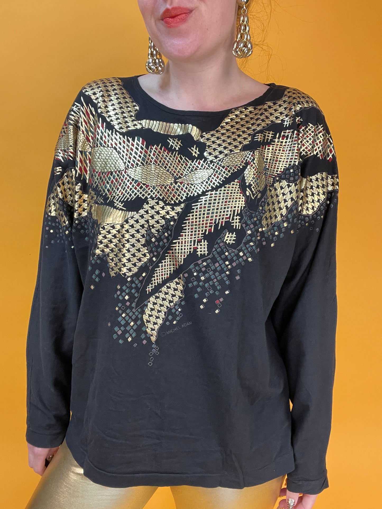 Glamouröses Longsleeve mit goldener Schlange in Hahnentrittprint