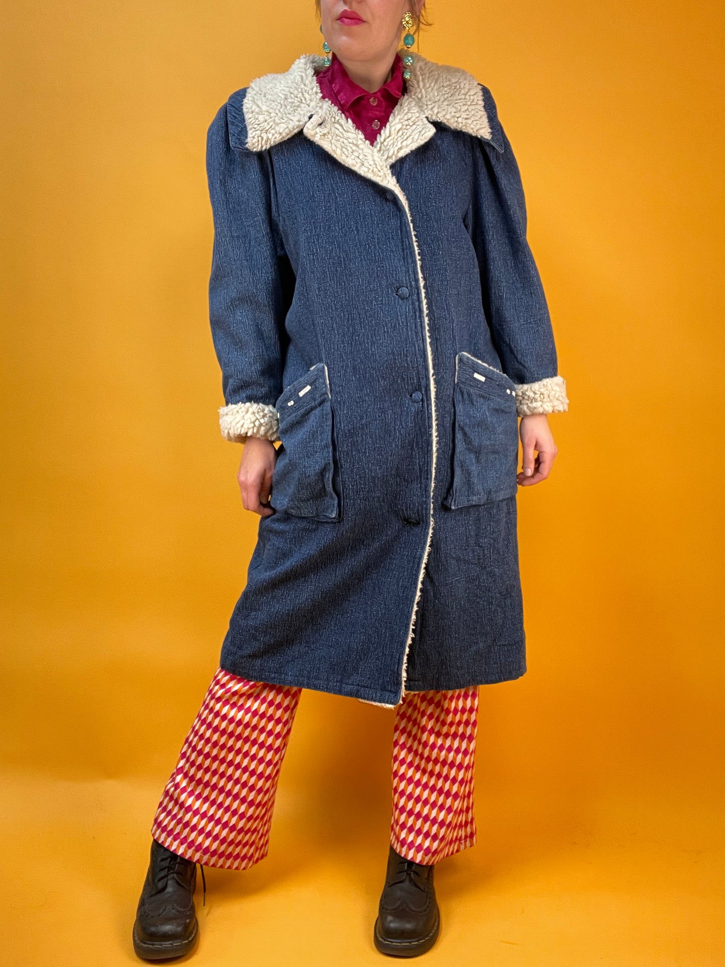 Handmade Denimmantel mit Kunstfellbesatz