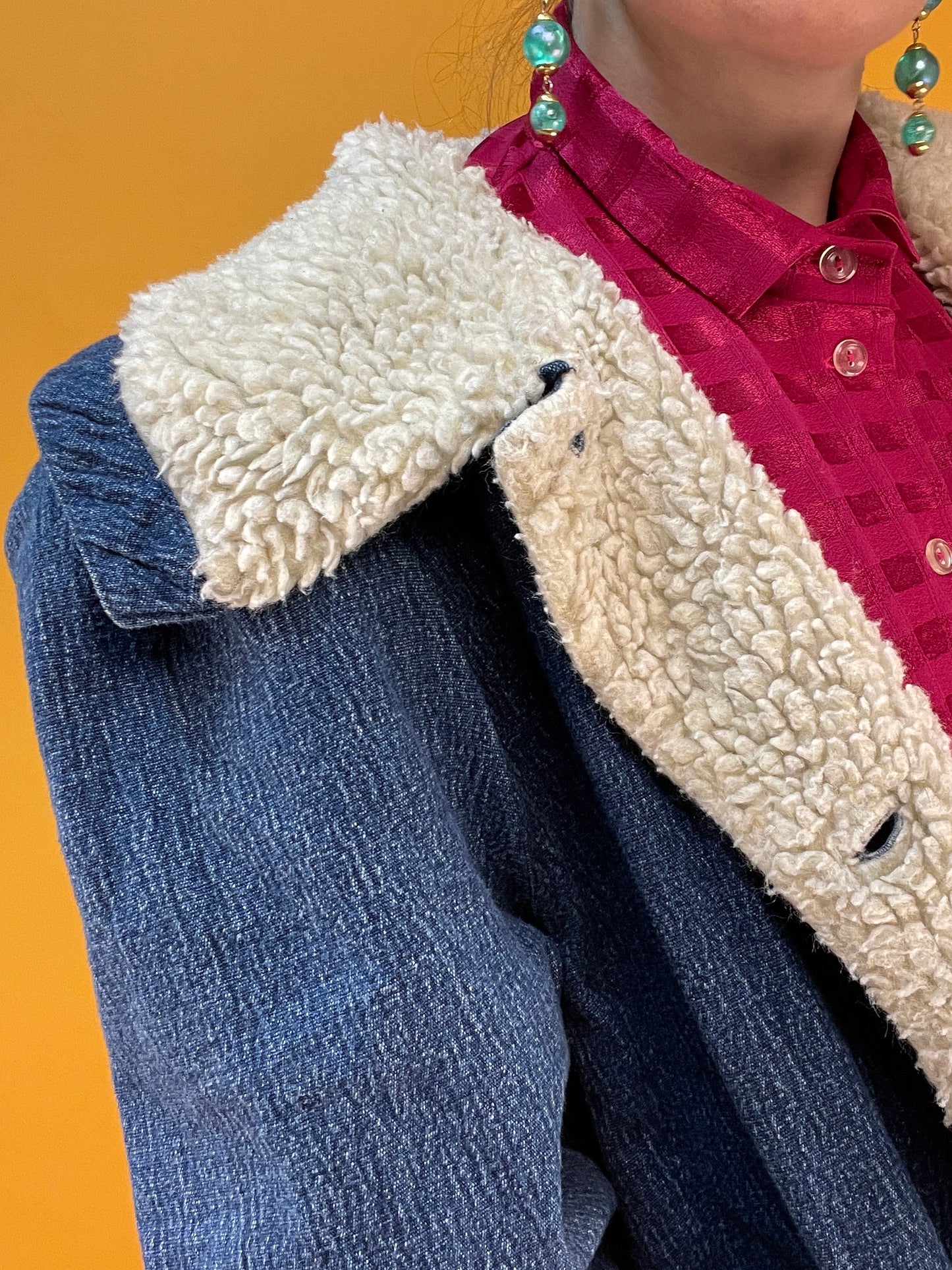 Handmade Denimmantel mit Kunstfellbesatz