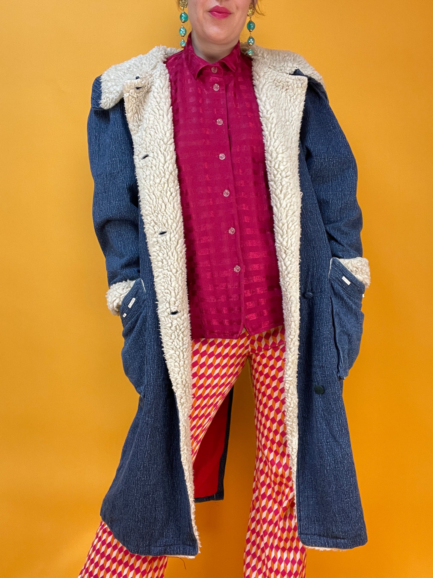 Handmade Denimmantel mit Kunstfellbesatz