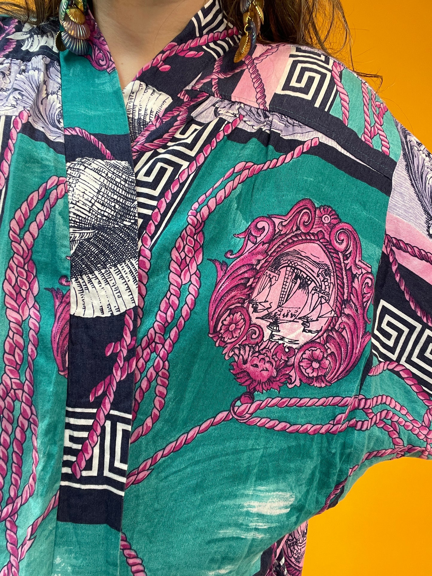 Morning-Gown aus flanelligem Material mit 80s/90s signature Barockprint