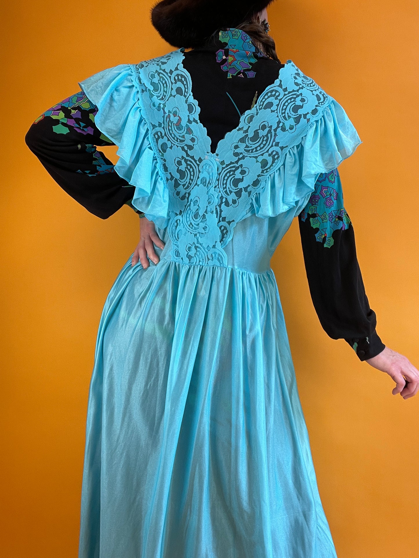 80s Nightgown mit opulentem Spitzenbesatz