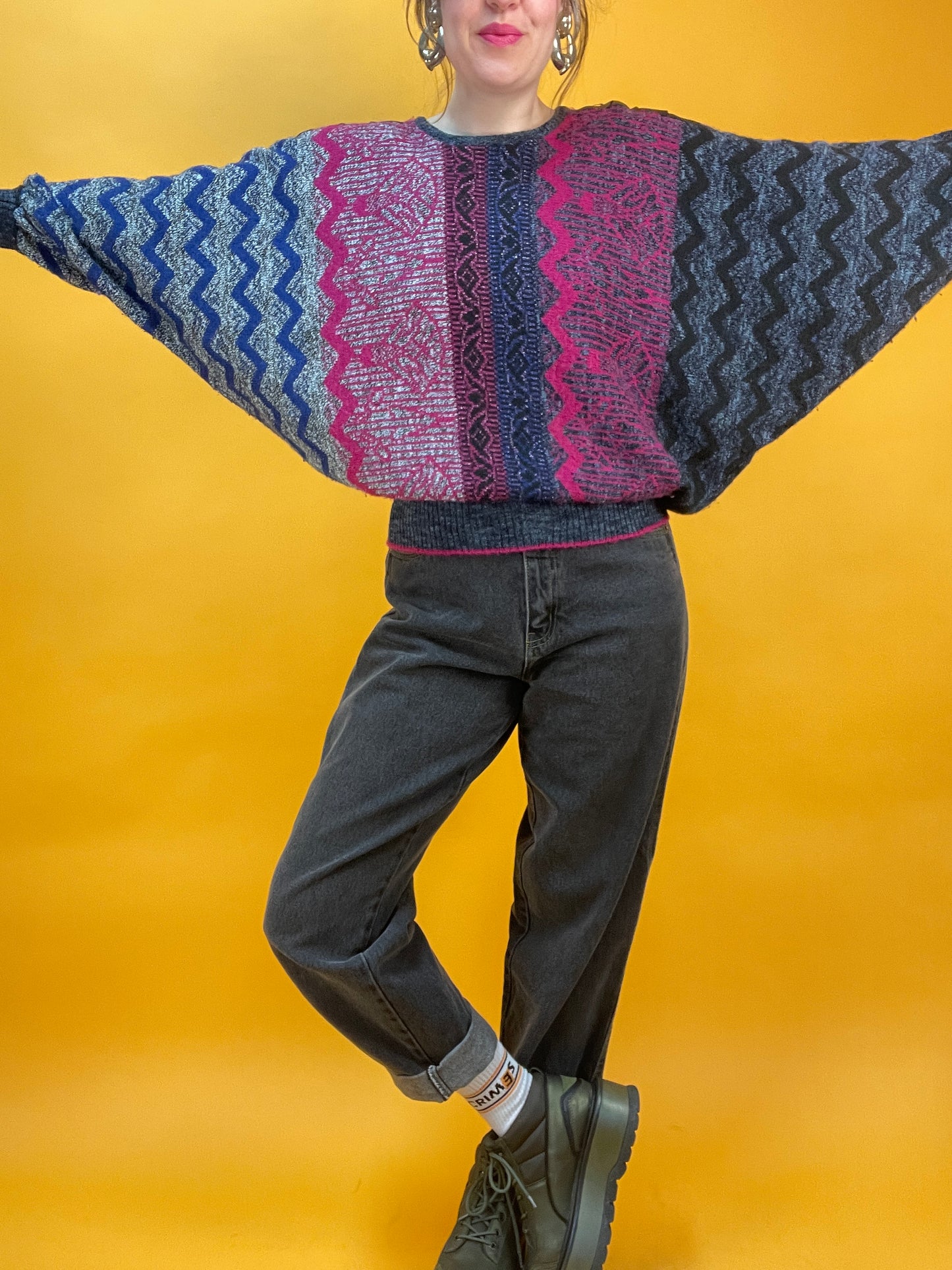 Lässiger 80s Fledermaus-Sweater mit supercoolem Strickmuster