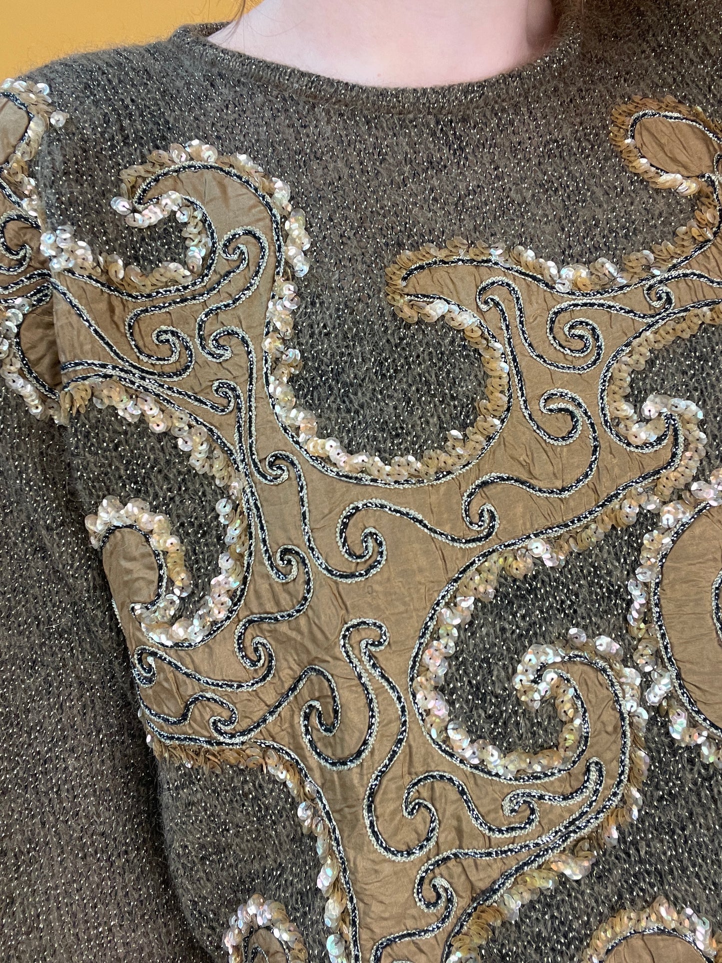 Kuschelweicher Kid-Mohair Pullover mit Paillettenbestickung