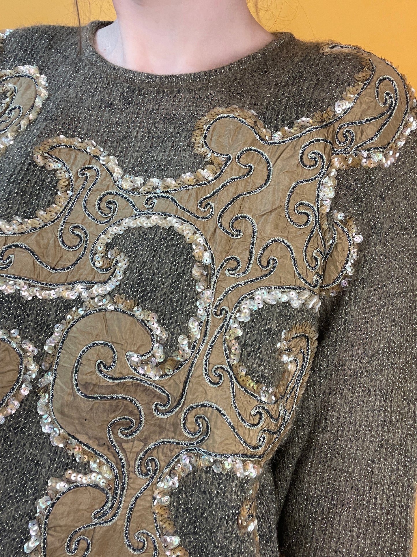 Kuschelweicher Kid-Mohair Pullover mit Paillettenbestickung