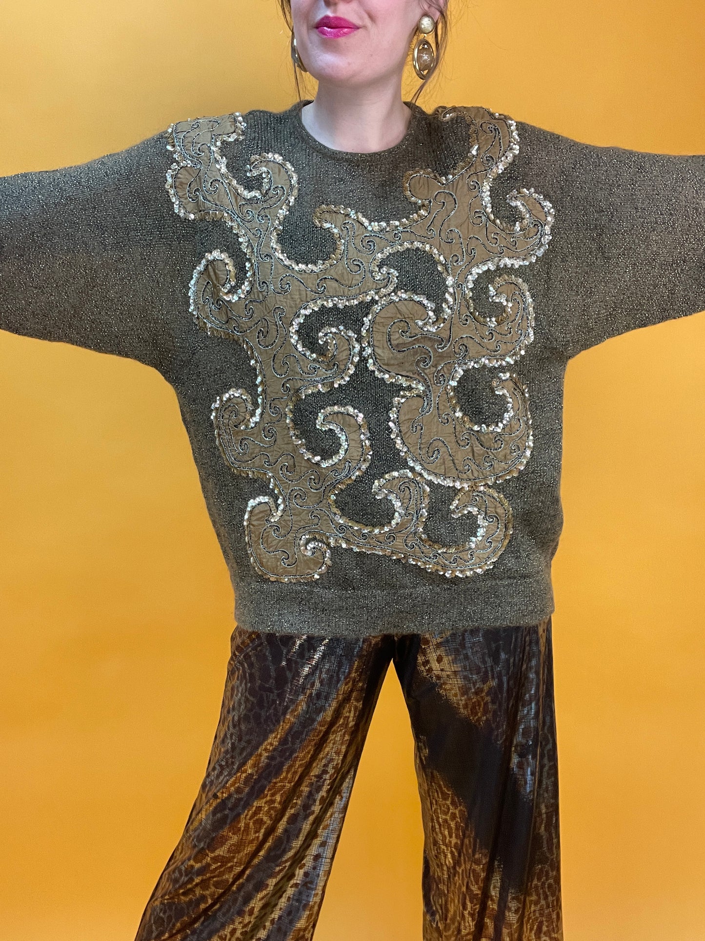 Kuschelweicher Kid-Mohair Pullover mit Paillettenbestickung