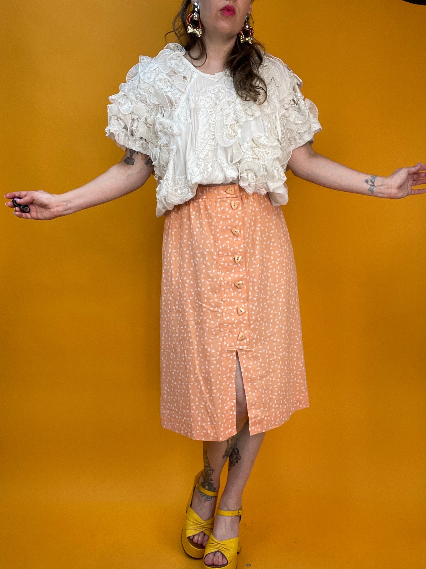 Peachfarbener 80s Sommerrock mit kleinem Paisley Muster