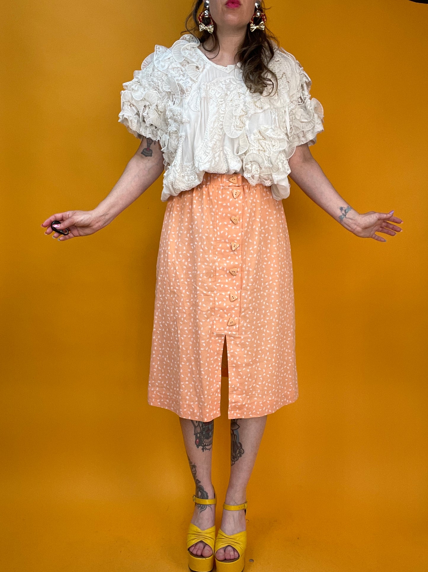 Peachfarbener 80s Sommerrock mit kleinem Paisley Muster