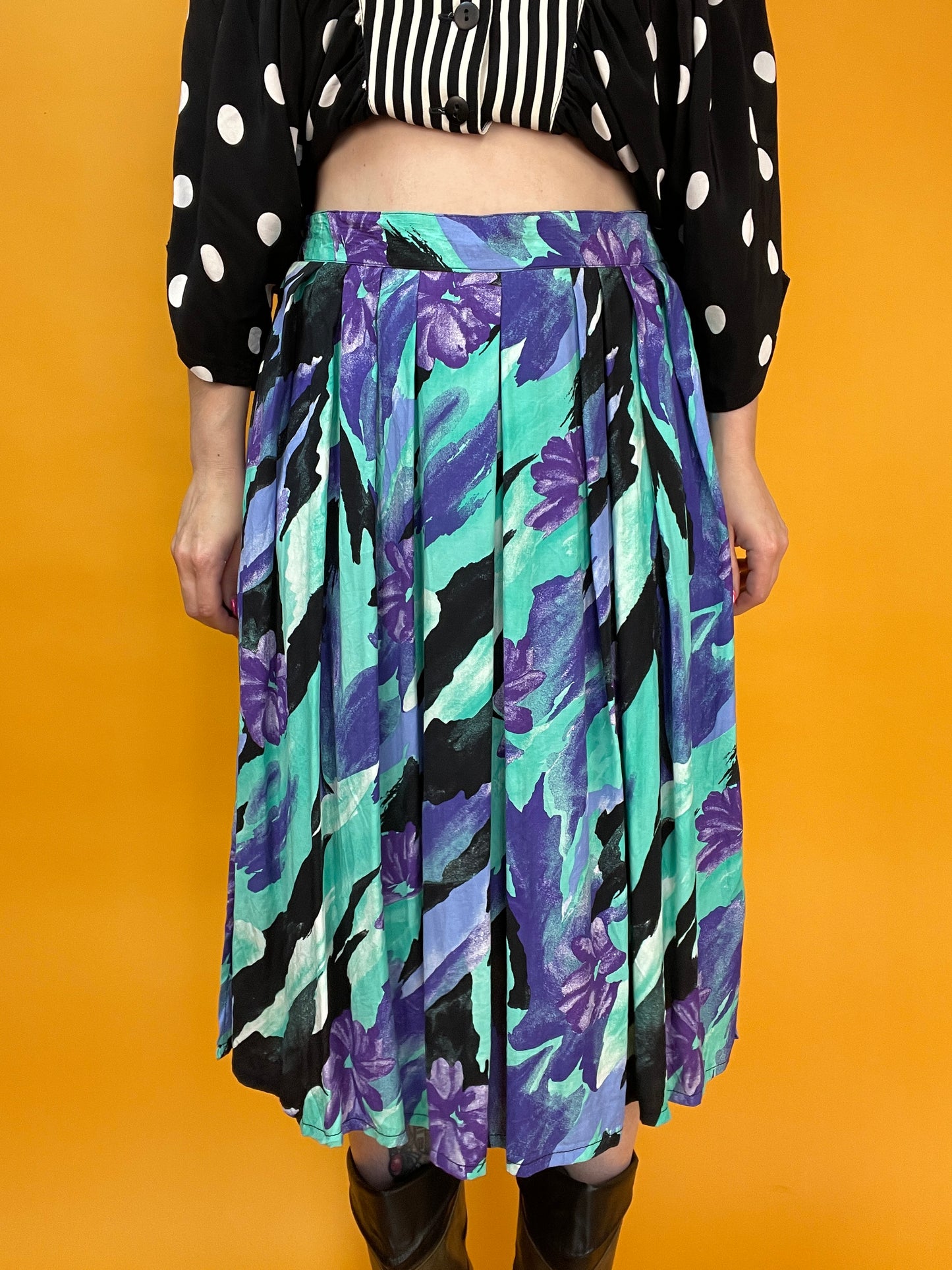 Knalliger 80s/90s Faltenrock mit poppigem Print