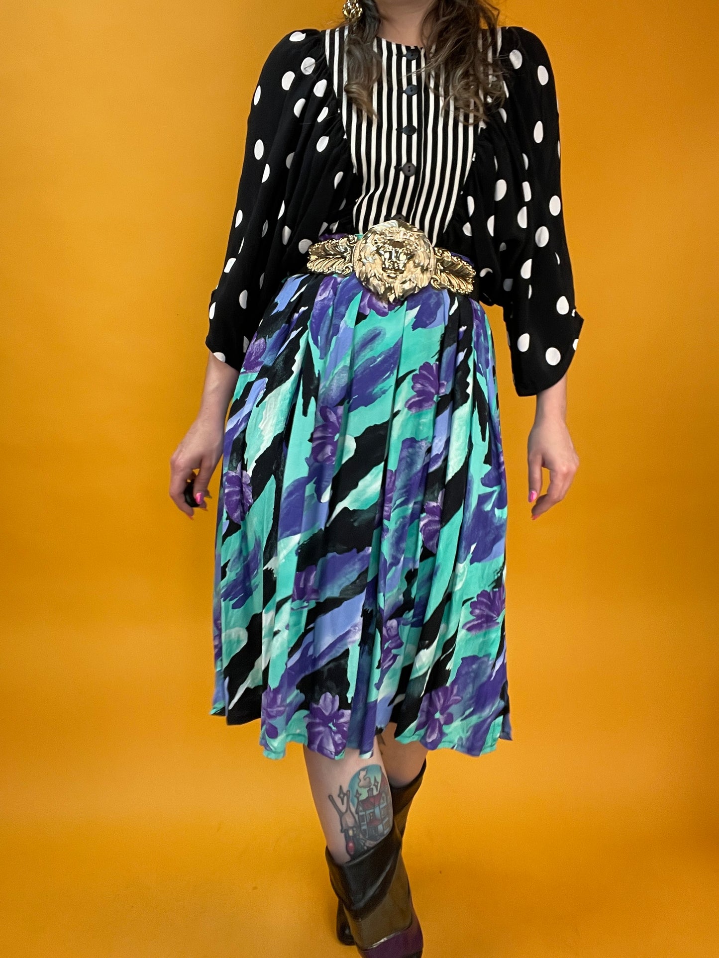 Knalliger 80s/90s Faltenrock mit poppigem Print