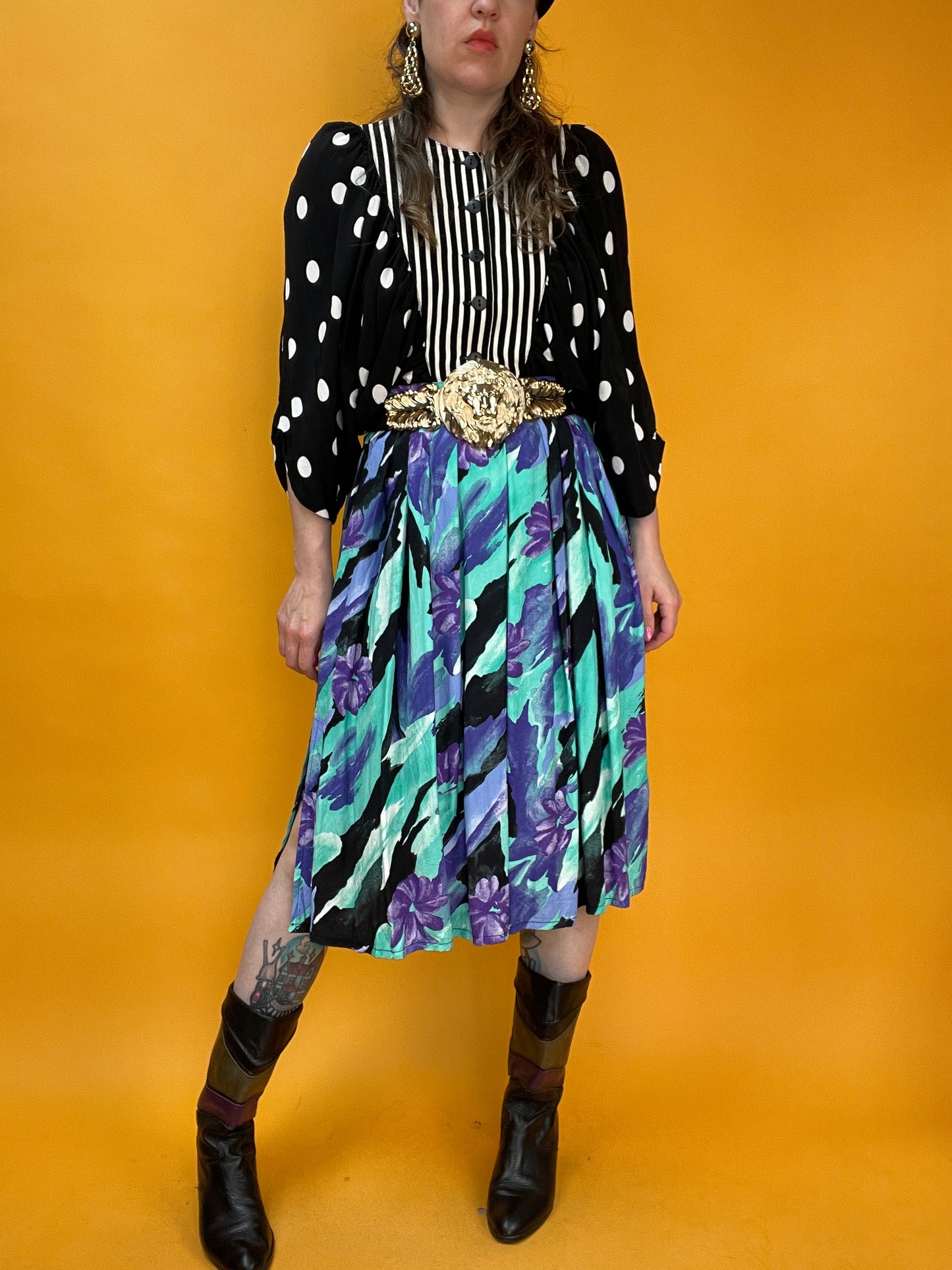 Knalliger 80s/90s Faltenrock mit poppigem Print