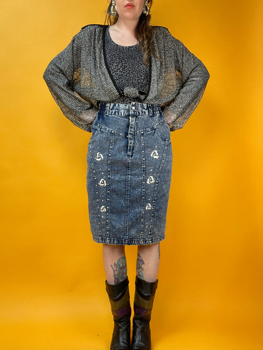 80s Denimrock mit bunten Glitzersteinen und Blumenbestickung