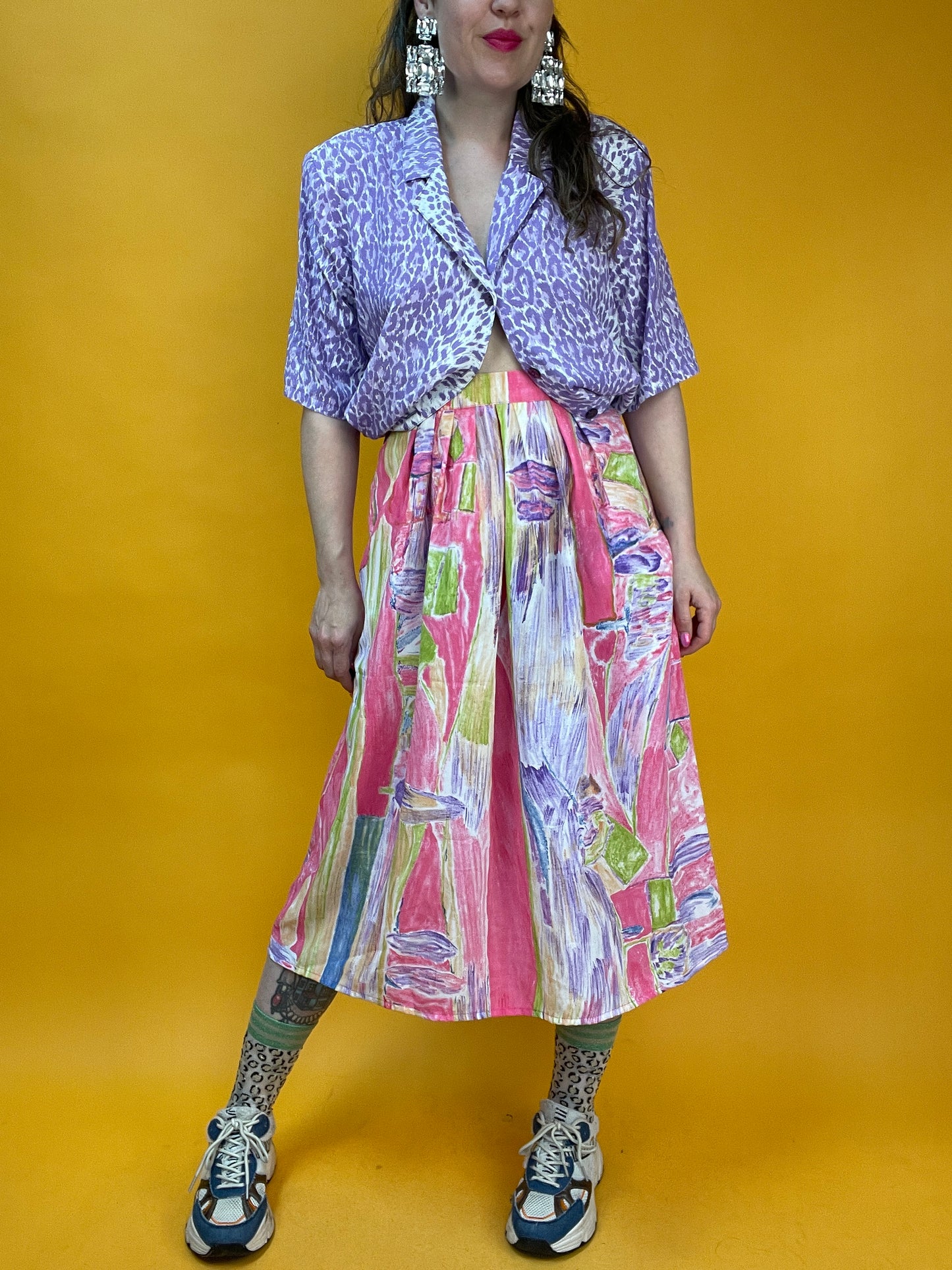 Megasüßer 80s/90s Midirock mit coolem Print in frischen Farben