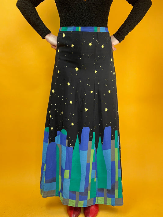 Maxirock mit stimmungsvoller Midnight-Szenerie und Sternenhimmel